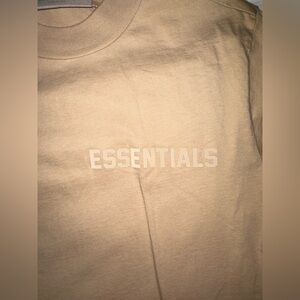 Essentials women’s T-shirt Medium